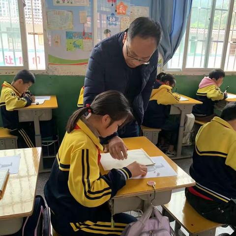 核心素养下小学美术线描写生育生实践研究——《瓶瓶罐罐写生》
