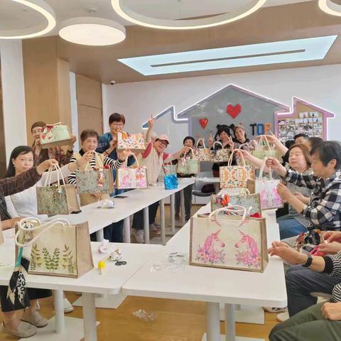 拼贴时尚 装点绿色生活 ———蝶骨巴特包DIY