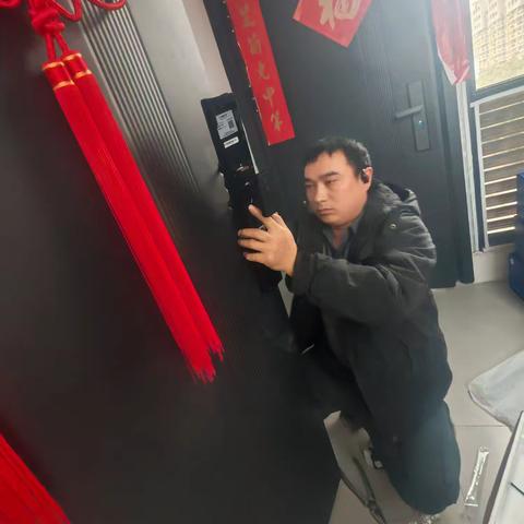 智能门锁进社区，特殊老人不再愁