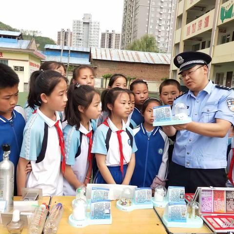 禁毒进校园  青春不“毒”行 ——甘泉县杨家砭小学开展禁毒进校园活动