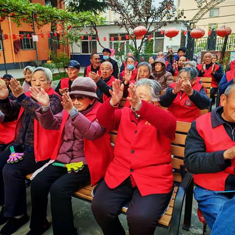 “金秋桂馥庆重阳，耆老欢颜聚一堂。”——九九重阳我院员工及长者组织联欢会