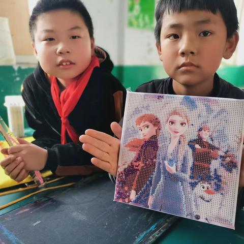 快乐童年  多彩梦幻 ——刘贾店小学美术社团
