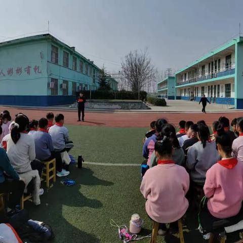 绳如虹飞转，人似蝶翩跹————薛村小学“阳光一小时”体育活动之跳绳比赛