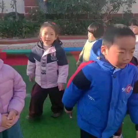 蓝天幼儿园大一班的精彩一周（11.18-11.22）