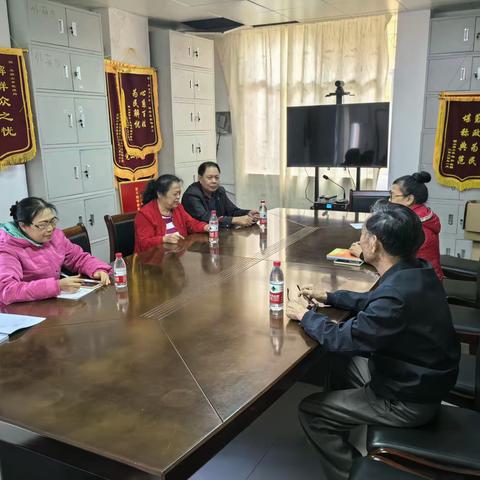 市住建局退休党支部召开主题教育专题组织生活会