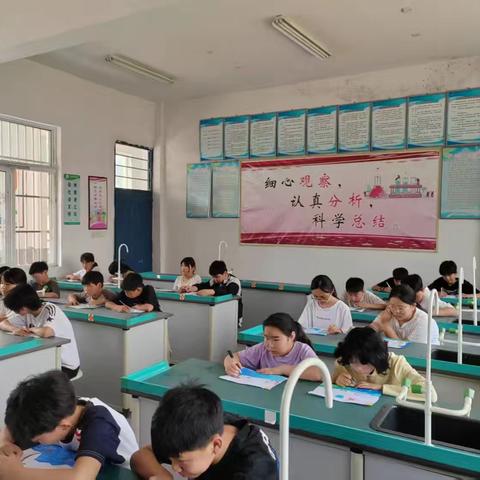 妙笔绘安全 防溺护成长 张楼小学防溺水手抄报评比活动