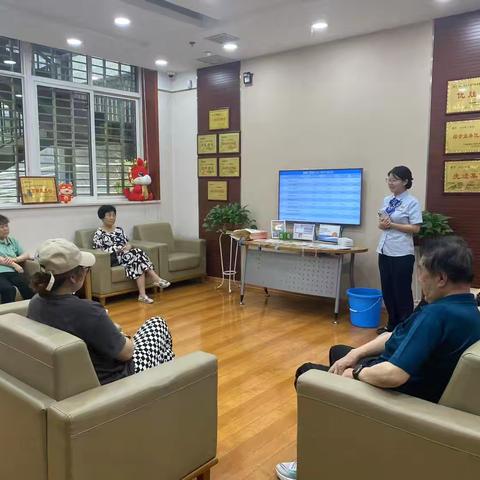 联盟路支行"夏日炎炎，匠心独韵"非遗漆扇体验活动圆满举办