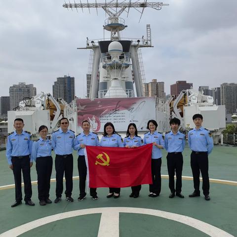 参观国之重器 厚植爱国情怀——五里桥市场监管所结合学习新思想积极开展国防教育