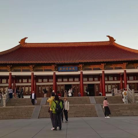 南京博物院展品选录（一）
