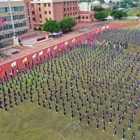 追风少年，鏖战跑道驰骋赛场