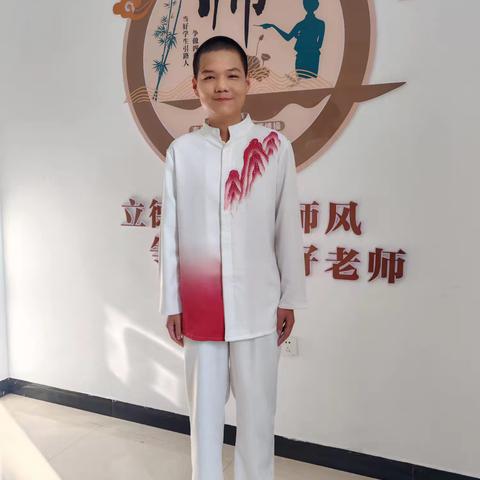 铭记历史望来路，青春逐光向复兴”八年组红歌比赛——通辽二中第22届校园文化艺术
