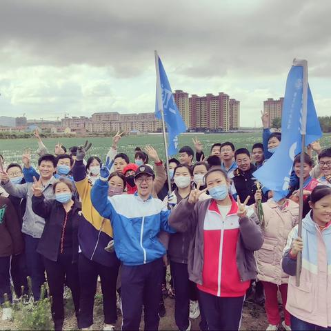 春风十里传佳音，农田几亩溢真情   ——莱州市文泉学校初三级部劳动实践活动