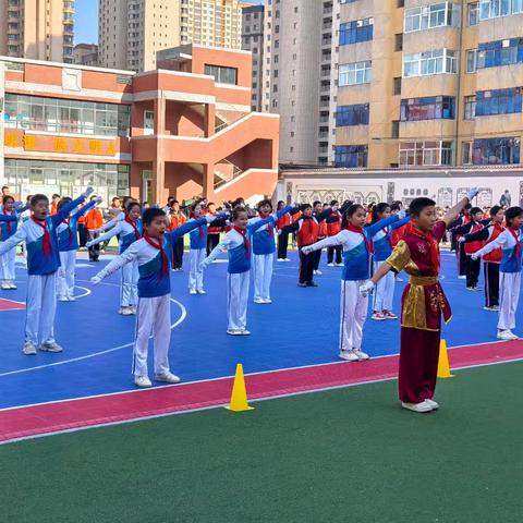 红园小学举行《千字文》武术操展演暨第一届足球联赛闭幕式