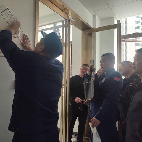 对擅自改变建筑结构拒不整改商铺——查封