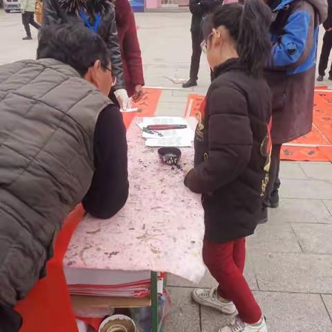 街头巷尾探寻年味