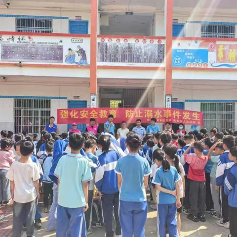 护苗专项行动——天安乡开展“五一防溺水，安全伴我行”暨普法进校园宣传教育活动