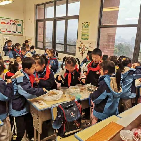 衡山县城北小学2102班美食分享会