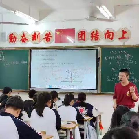 视导促提升，润物细无声——县教研员来我校进行教学视导