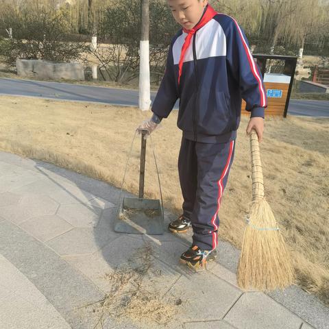 向日葵小队开展“传承雷锋精神 弘扬时代新风 ”志愿服务活动