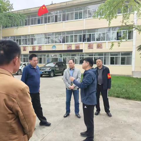 市资规局李伟副局长国庆期间来蓝调研森林防火工作