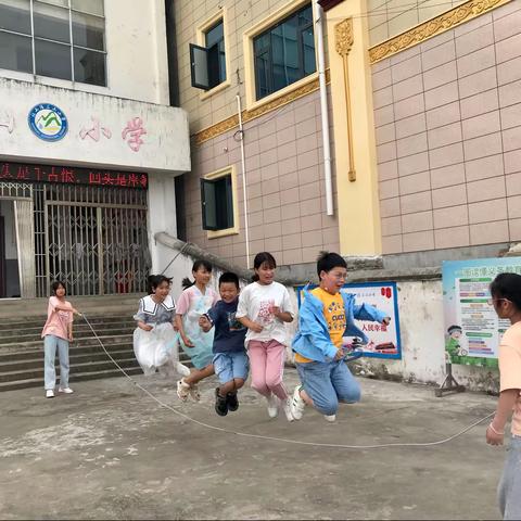 杜山镇三山小学“庆六一儿童节”活动