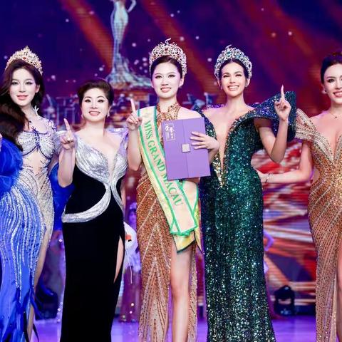 东方之美绽芳华 王沁文荣膺万国小姐澳门冠军