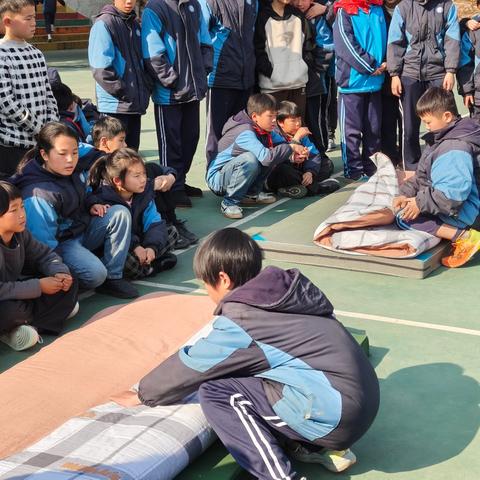 “叠”出精彩，共展风采——长界九校叠被子比赛圆满举行