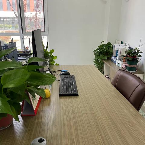 【劳创实初】相约春天 ，“净”待美好——济宁市实验初中任祥校区开展温馨办公室评比活动