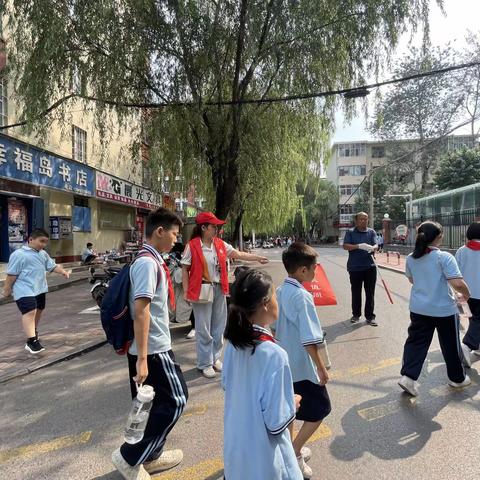 濮阳市实验小学二（1）班美丽的文明守护者