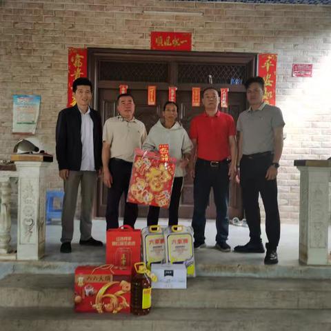 吉阳区红花村开展春节慰问活动，情暖困难群众