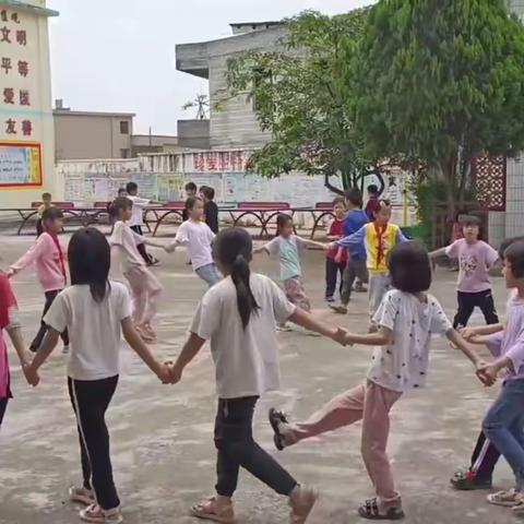 【展八桂风采，建清廉校园】北流市扶新镇隆安小学开展“三月三”活动