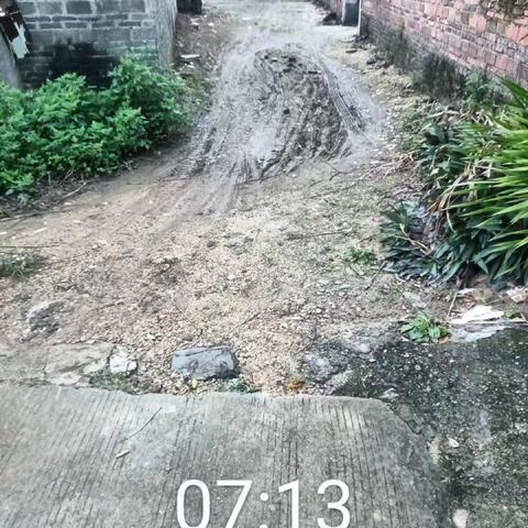 东营村推进道路硬化，村民出行更舒心