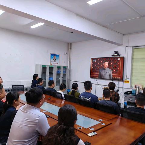 共观阅兵盛典 汲取奋进力量——双山医院组织干部职工集中观看纪念中国人民抗日战争暨世界反法西斯战争胜利80周年大会直播