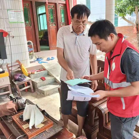 四更镇网格员开展人口抽样调查工作