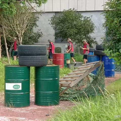 致敬军人本色，挑战热血战场