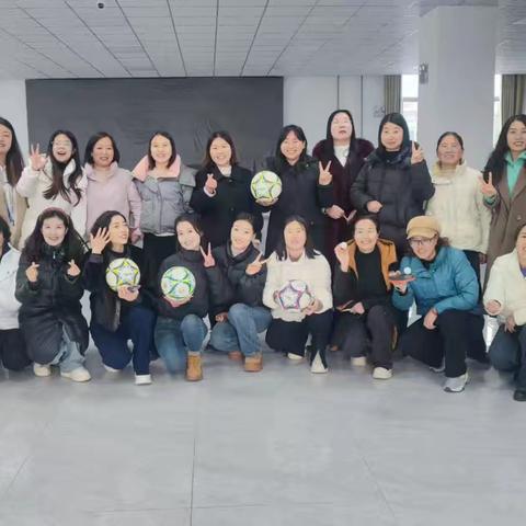 巾帼建功创伟业 和谐社会共创建 ——渭源职专举办庆祝“三八”国际妇女节趣味运动会