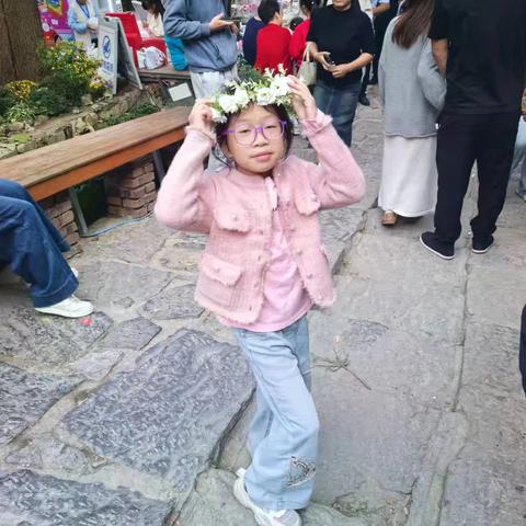 三年，三班李诗语 孩子最近的学习状态太差了，气的我不知所措！该辅导的也尽力了，马上期末考试了，希望孩子通过努力考出优异的成绩吧！