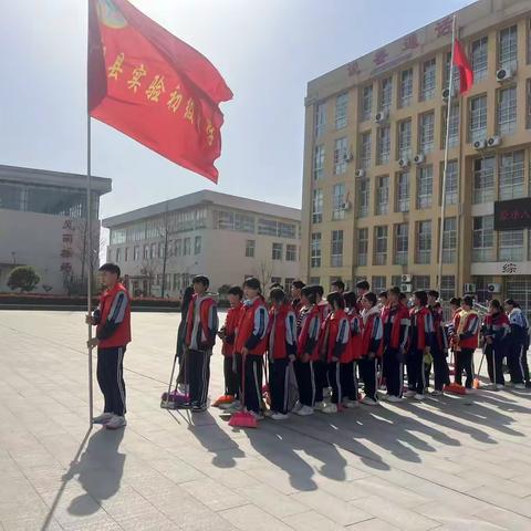 正阳县实验初级中学清明烈士陵园扫墓活动