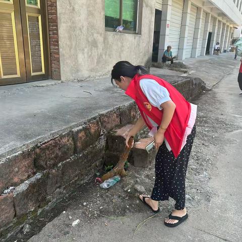 【我们的节日·中秋】旭光镇万源分场：环境整治不松劲 干干净净过中秋