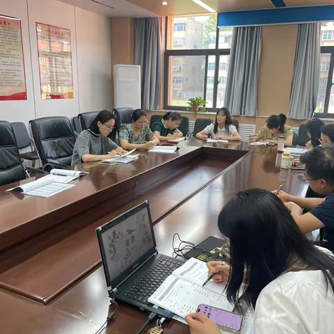 精准把脉明方向 聚力攻坚迎会考——初二年级月考成绩分析会