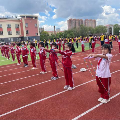 “绳彩飞扬 健康成长”绥化市育才小学一、二年级同学跳绳过关赛