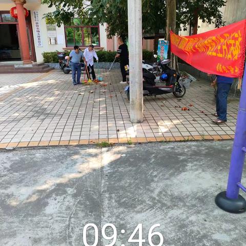 那大镇侨锋农场开展“灭蚊蝇，清垃圾”活动