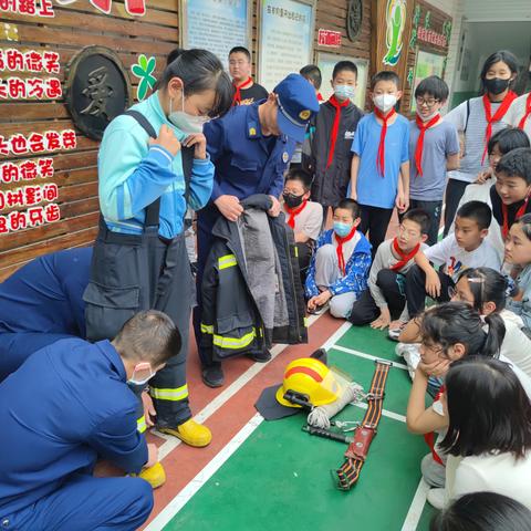 中山西路社区联合育英小学“开展消防演练”活动