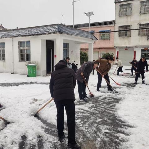 迎“寒”而上 “快”字当头——王店乡清雪除冰工作持续进行