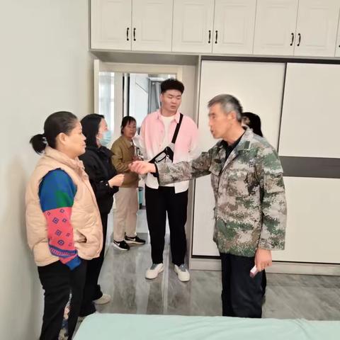 骊山街道文化路社区-楼上漏水引纠纷  社区调解促和谐