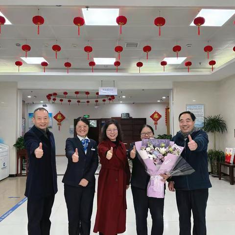 市分行党委委员、副行长赵小冬到西市场支行进行“力量时刻”