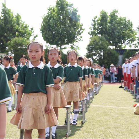 柳元小学举行一年级新生入队仪式