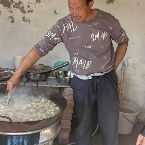舒堂村“孝善敬老”饺子宴11月