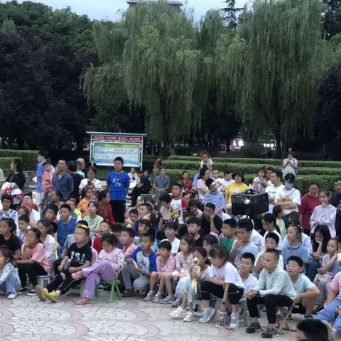 公益电影进社区 文化惠民暖人心——丰盛园社区开展“公益电影进社区”活动