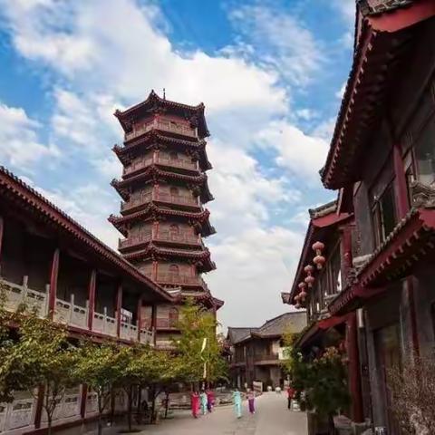 “青”“春”有你主题研学 —— 汉服游古城，畅快玩乐园